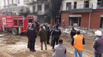 Niyazi Mısri caddesi üzerinde bulunan şantiyede korkutan yangın