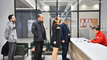 Yeşilyurt Belediyesi personelinden Kızılay'a anlamlı destek