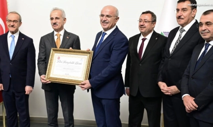 Başkan Er'den Bakan Uraloğlu'na 'Fahri Hemşehrilik Beratı'