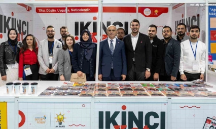 Başkan Er, Malatya Anadolu Kitap ve Kültür Fuarı'nda stantları gezdi