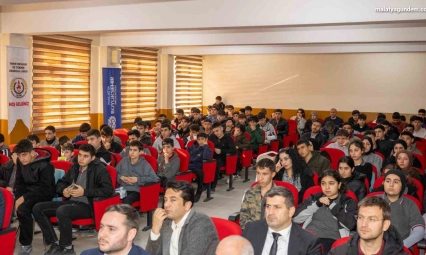 Başkan Er, öğrencilerle bir araya geldi