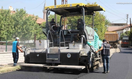 Battalgazi'de yıllardır sorun olan yol, asfaltla çözüldü