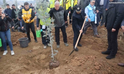 Malatya'da fidanlar toprakla buluştu