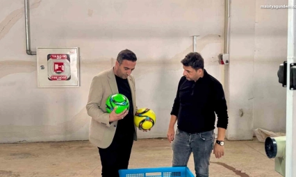 Malatya'da futbol topu üretimine başlandı