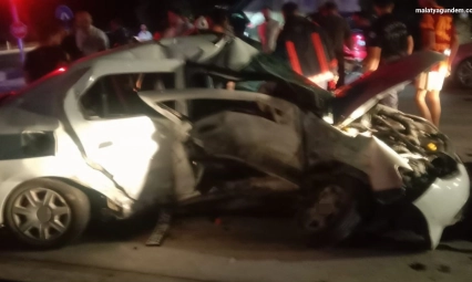 Malatya'da iki otomobil çarpıştı: 3 yaralı