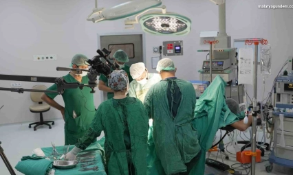 MEAH'ta 14 başarılı ameliyat canlı olarak gerçekleştirildi