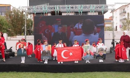 Melahat Abla Anaokulu'ndaki Minikler Cumhuriyetin 102. Yılını Şenlikle Kutladı