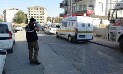 Tartıştığı kardeşini silahla yaralayıp polise teslim oldu