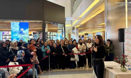 Yazar Dilek Cesur MalatyaPark'ta okurlarıyla buluştu