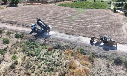 Yeşilyurt'ta kırsal yollar sathi asfaltla buluşuyor