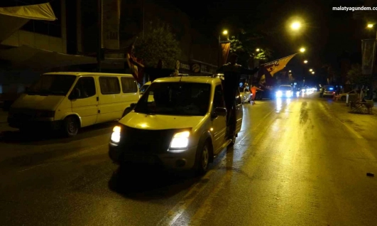 Malatya'da taraftarlar renkli görüntüler oluşturdu
