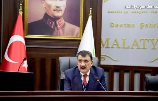 Başkan Gürkan istişare toplantısında yöneticilerle bir araya geldi