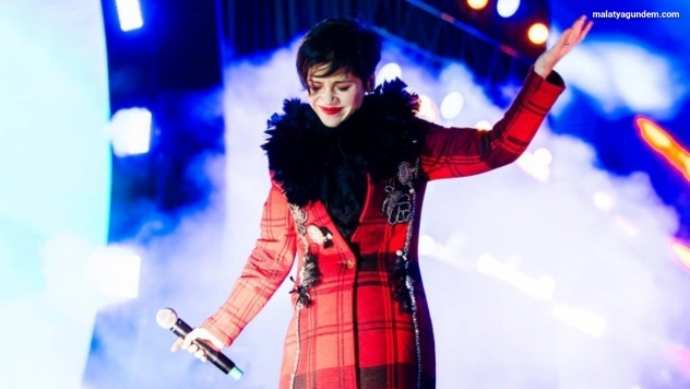 Aydilge'den Filistin mücadelesine destek