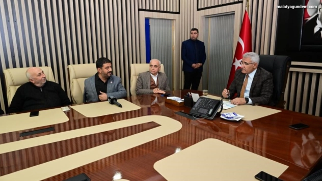 Başkan Güder 'Yerinde Dönüşüm' projesiyle ilgili muhtarlara bilgilendirme yaptı