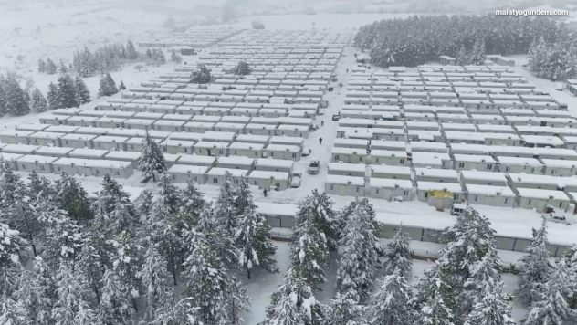 Kar kalınlığının 1 metreyi bulduğu Doğanşehir havadan görüntülendi