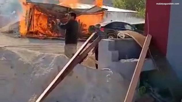Kereste deposunda korkutan yangın