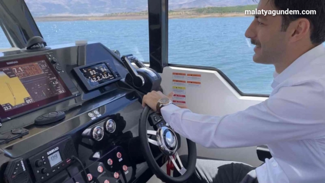 Yeni kaymakam teknede dümene geçip denetim yaptı