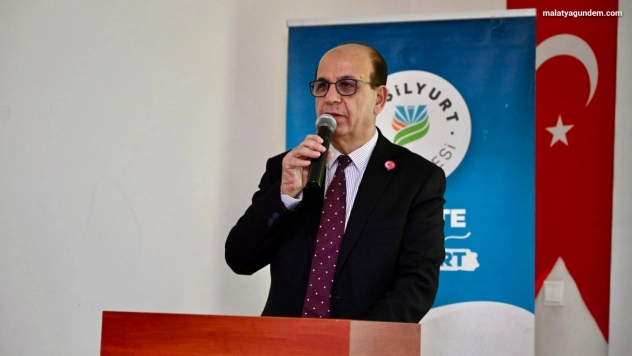 Yeşilyurt Belediyesi'nden öğrencilere TYT-AYT kaynak kitap desteği