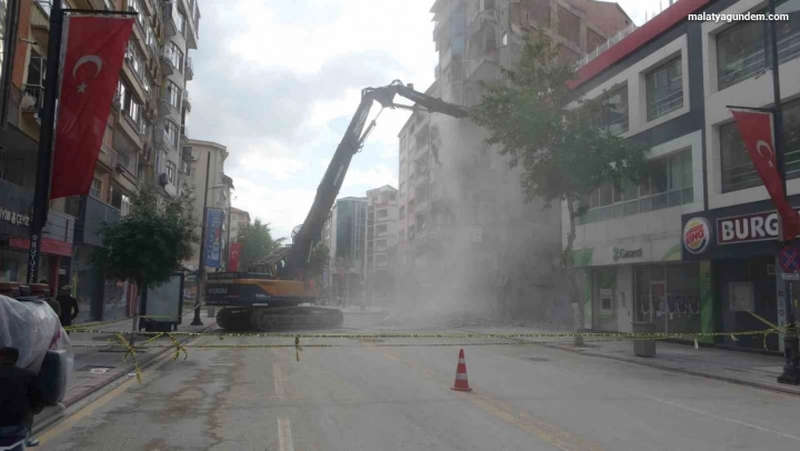 Deprem sonrası hava kirliliği alarm veriyor