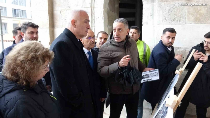 Bakan Ersoy, Malatya'da onarımı süren kültür varlıklarını inceledi