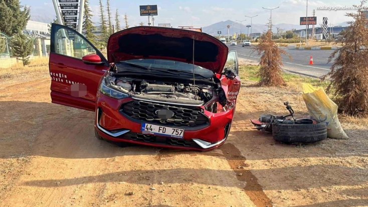 İki otomobil çarpıştı: 2 yaralı