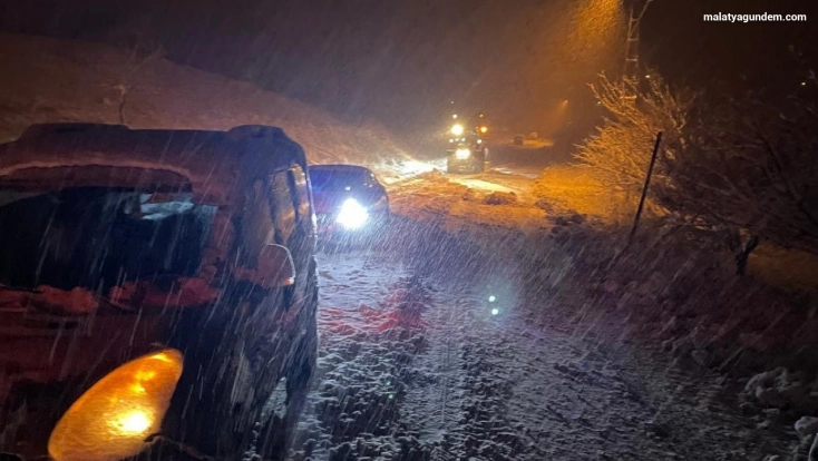 Malatya'da kar yağışı ulaşımı olumsuz etkiliyor