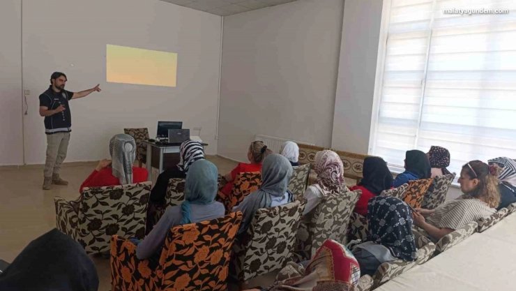 'En iyi polis annedir' eğitimi Vefa Konağı'nda verildi