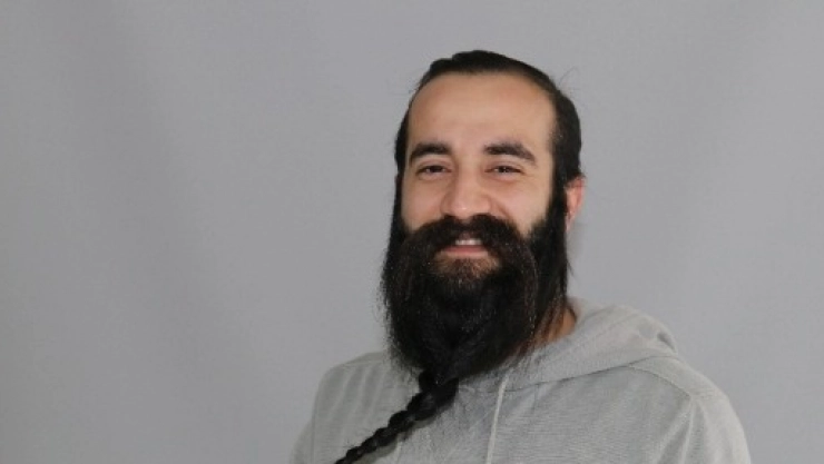 10 Yıldır Uzattığı Sakalını Satışa Çıkardı