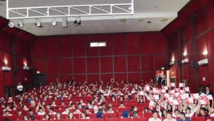 150 Bin Tablet Bilgisayar Öğrencilere Dağıtılıyor