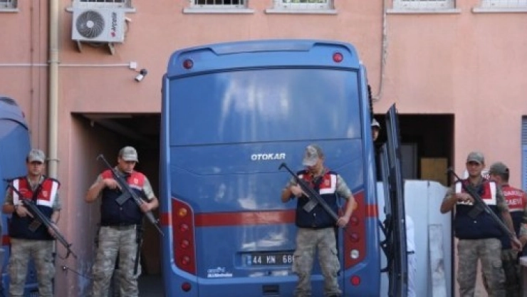 15 Farklı Adrese FETÖ Baskını