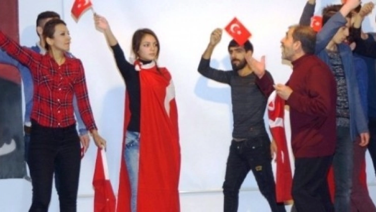 15 Temmuz'u Anlatan Tiyatro İlgiyle İzlendi