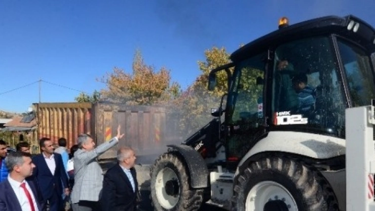  57 Bin Ton Sıcak Asfalt Çalışması Yapıldı