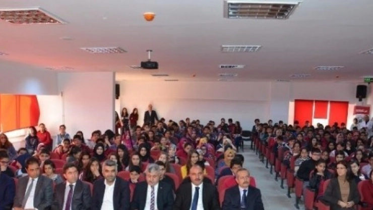 20 Yazar 70 Okulda Öğrencilerle Bir Araya Gelecek