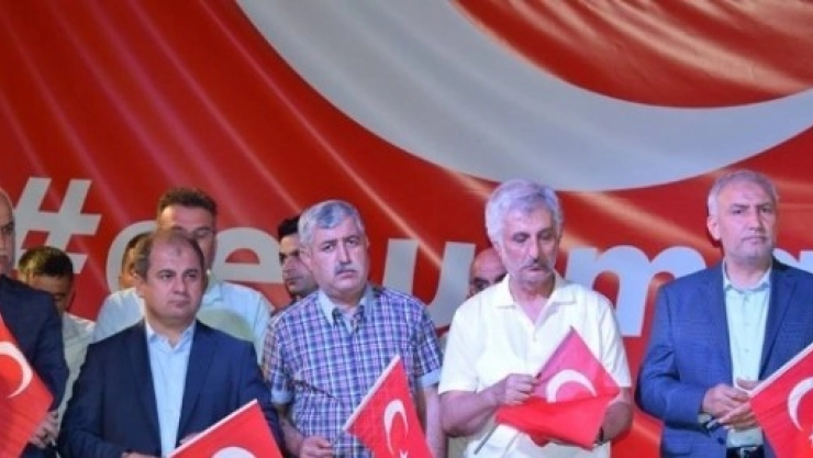  Fuat Ölmeztoprak: Malatya'daki Hükumet Meydanında Halkla Buluştu.