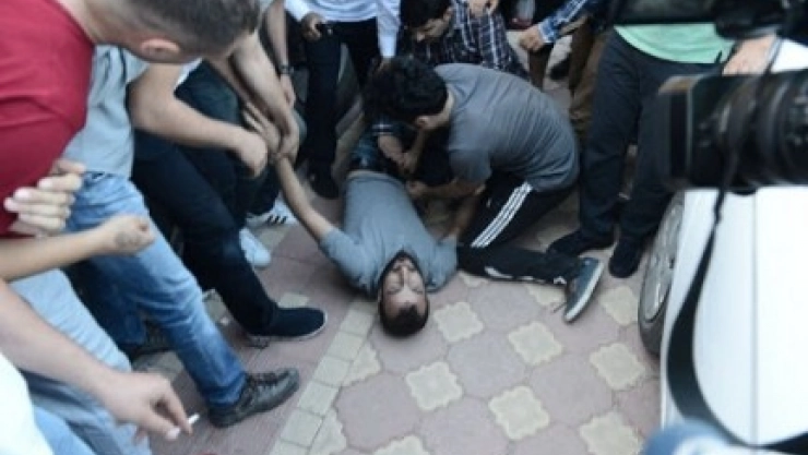  2. Ordu Komutanlığı Önünde Vatandaşlara Ateş Açıldı