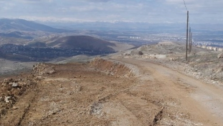3 Mahallede Yol Açma Ve Genişletme Çalışması Yapılıyor