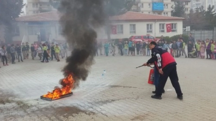 40 Bin Kişiye Yangın Ve Deprem Eğitimi Verildi