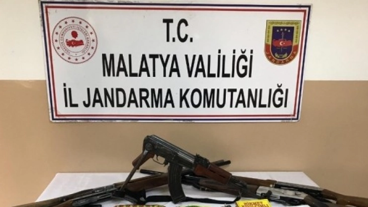 Aralarında Muhtar'da Var