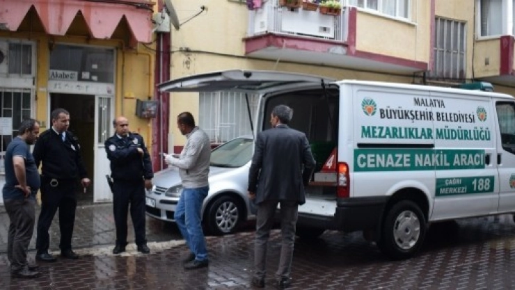 5 Çocuk Babası Evinde Ölü Bulundu