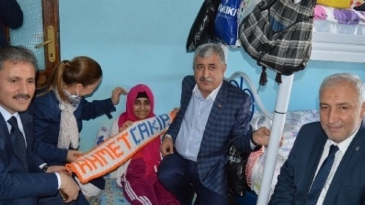 6 Çocuğu Da Engelli Aileye Sahip Çıkıldı