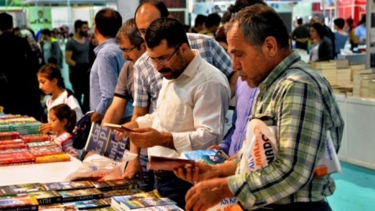 7. Malatya Kitap Fuarı Devam Ediyor
