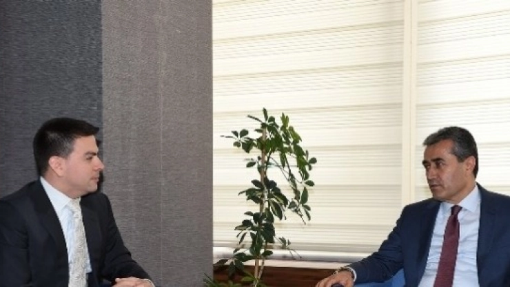 ABD Adana Konsolosu Espinoza, Büyükşehir Belediyesini Ziyaret Etti