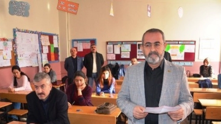 Aday Öğretmenler Deneme Sınavına Girdi