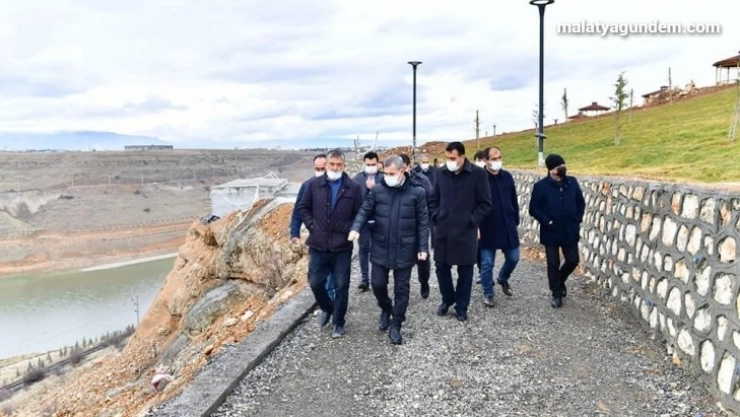 AK Partili heyet yatırımları inceledi