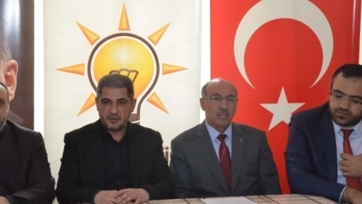 AK Parti Akçadağ İlçe Teşkilatında Yeni Yönetim Tanıtıldı