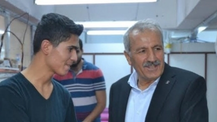 Şahin, Ziyaretlerine Devam Ediyor