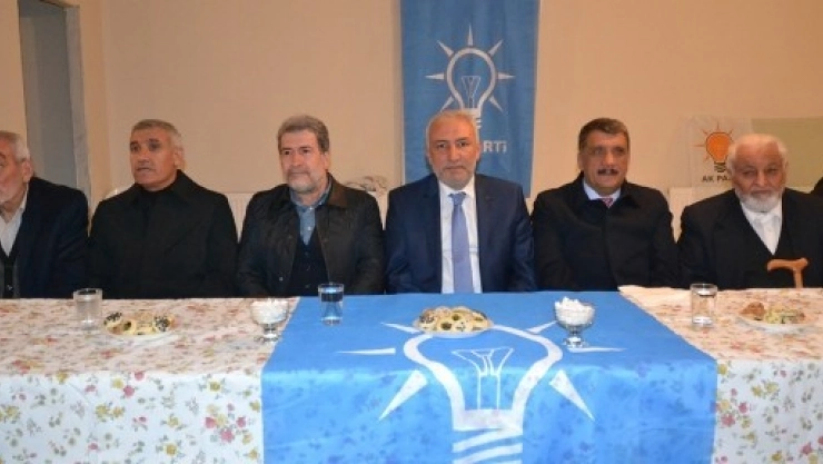 AK Parti'de Referandum Çalışmaları Sürüyor