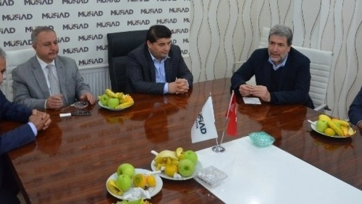 AK Partili Vekillerden MÜSİAD'a Ziyaret