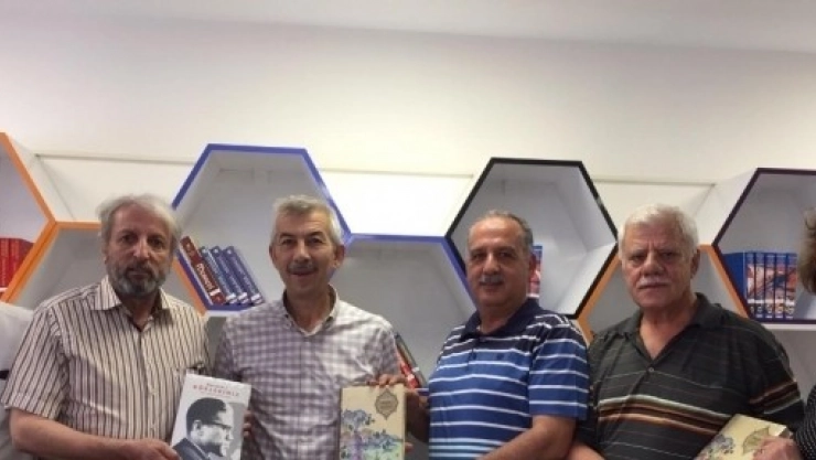 AKA-DER'den Arapgir'de Kitap Bağışı