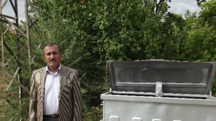 Akçadağ'da Çöp Konteynerleri Dağıtımına Devam Ediliyor
